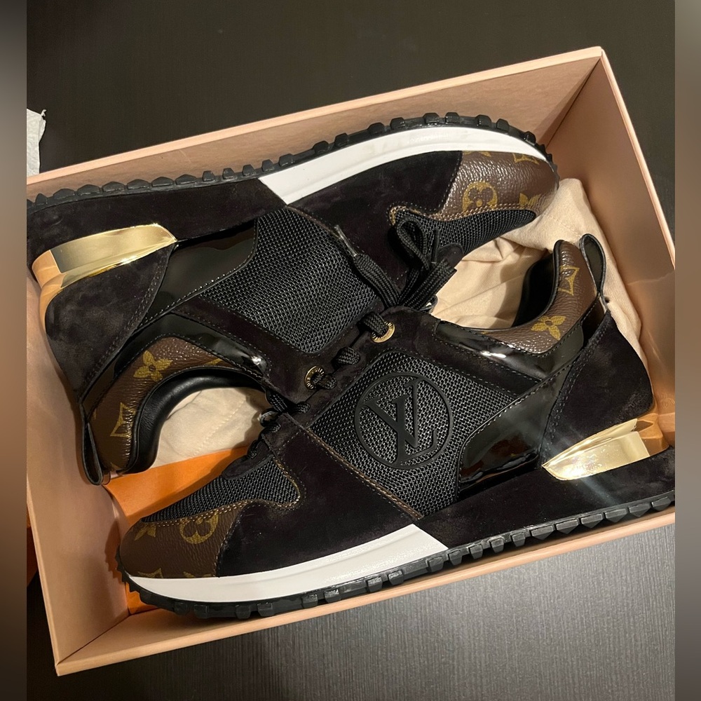 Louis Vuitton Black and Gold Leather Shoes